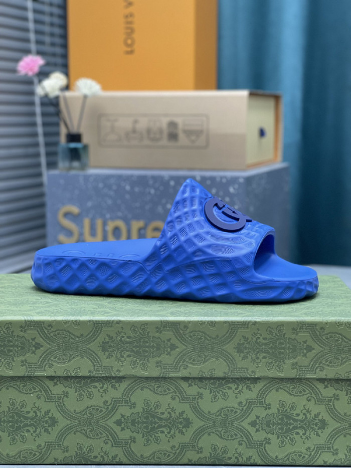 GUC* SLIPPERS DR258-077
