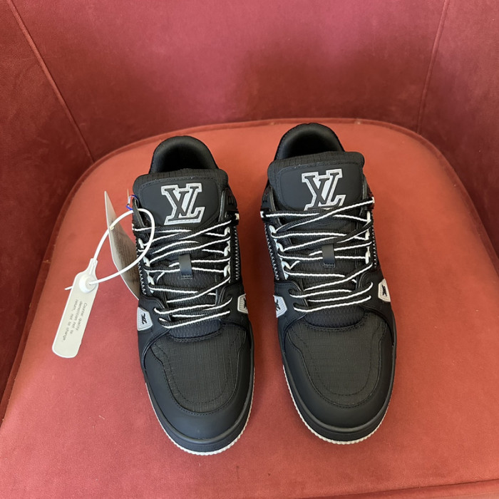 1V SNEAKERS 1V0425-114