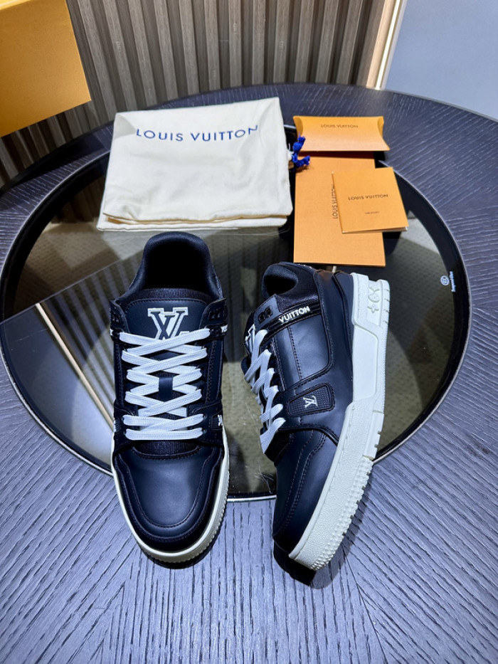 1V SNEAKERS 1V0425-174