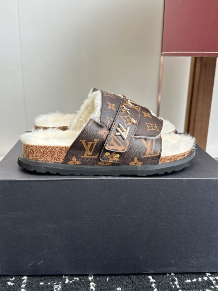 1*V SLIPPERS 11V0107-084