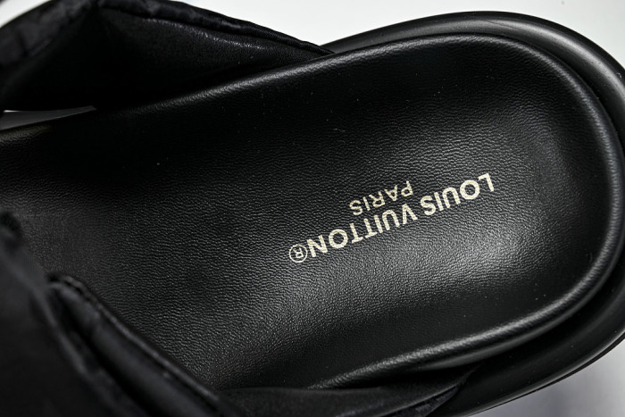 1*V SLIPPERS 11V0107-101