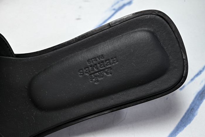 He*mes Slide CU526-2189