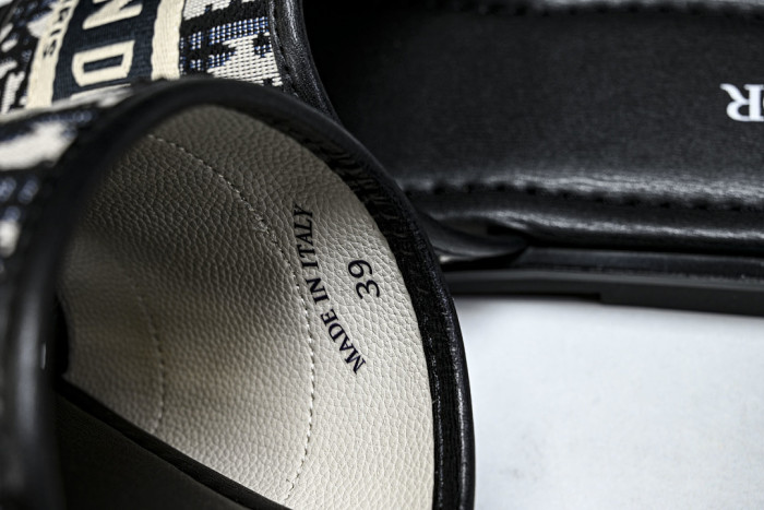 D10r SLIPPERS DS258-094