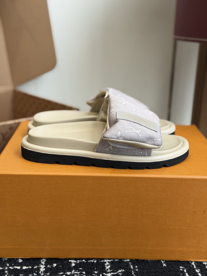 1*V SLIPPERS 11V0107-131