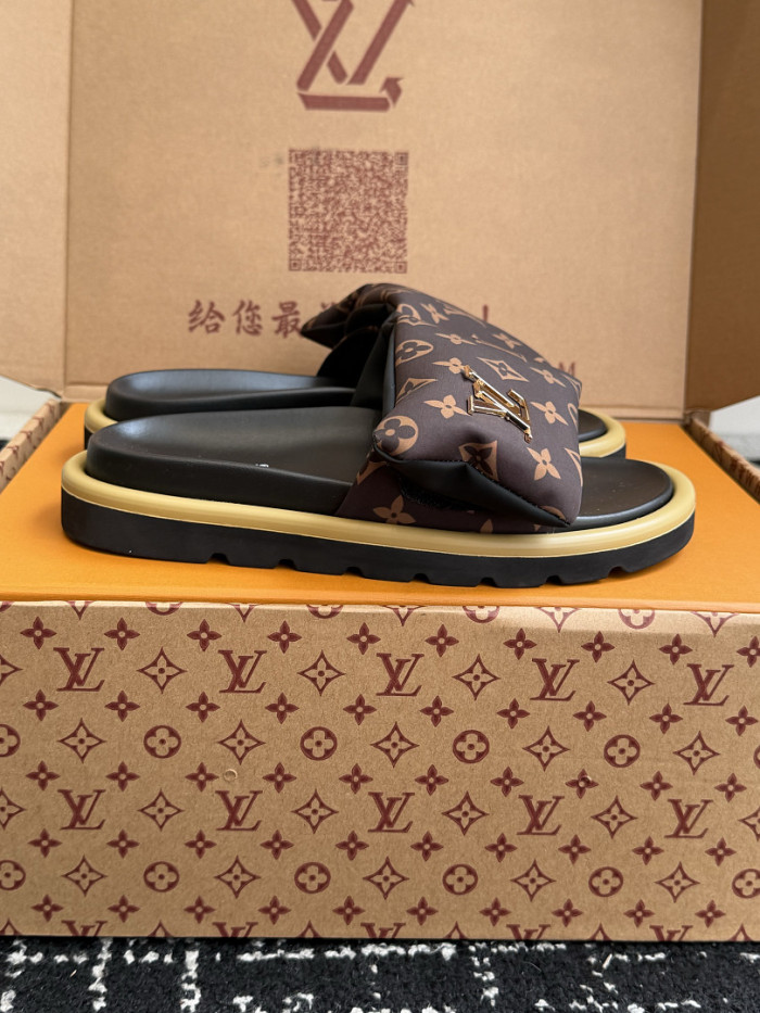 1*V SLIPPERS 11V0107-154