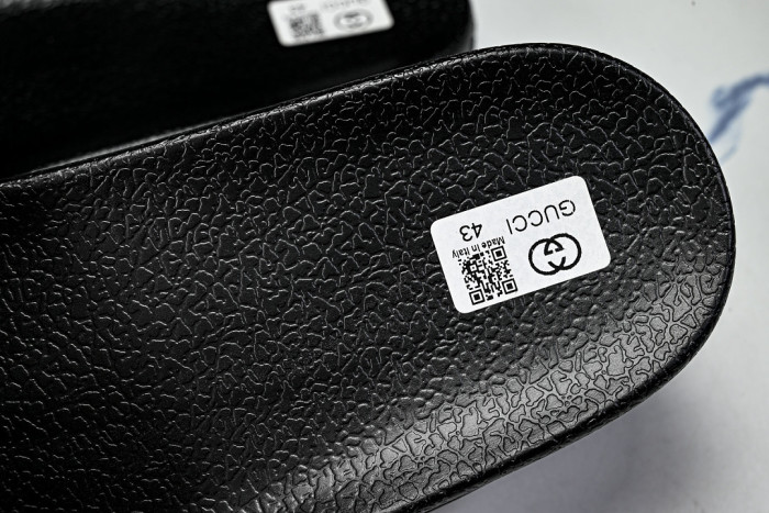 Gv*c SLIPPERS GU568-135