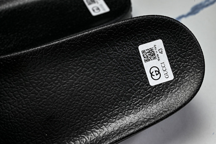 Gv*c SLIPPERS GU568-136
