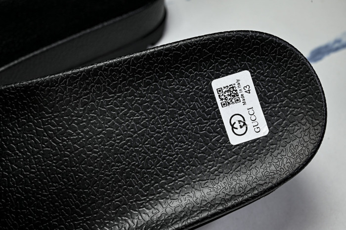 Gv*c SLIPPERS GU568-137