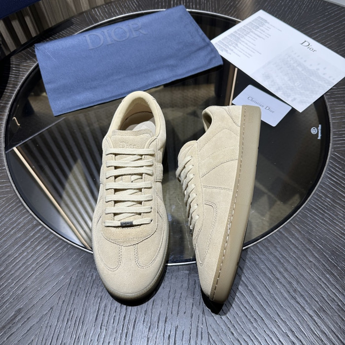 D10R SHOES B01 D896-197