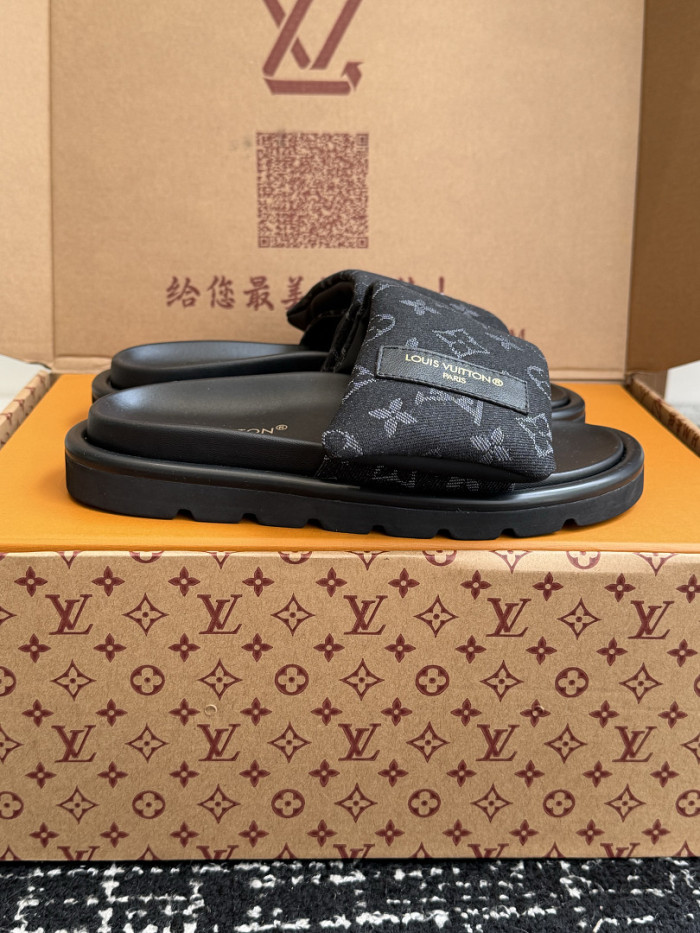 1*V SLIPPERS 11V0107-152