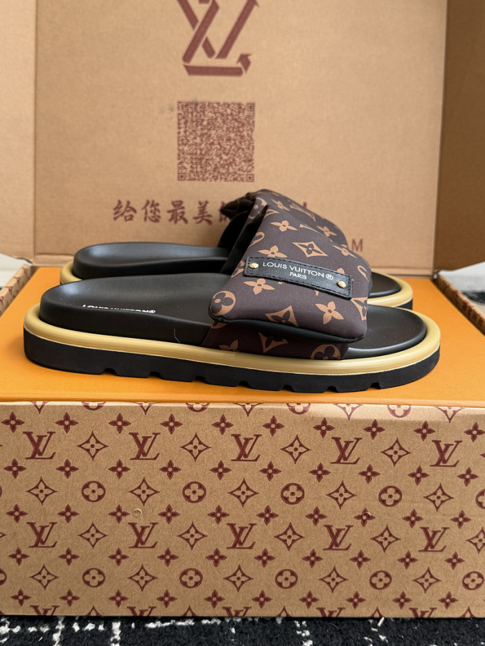 1*V SLIPPERS 11V0107-153
