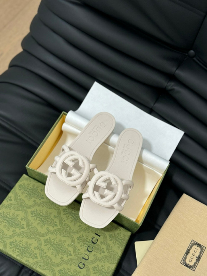 GUC* SLIPPERS DR258-092