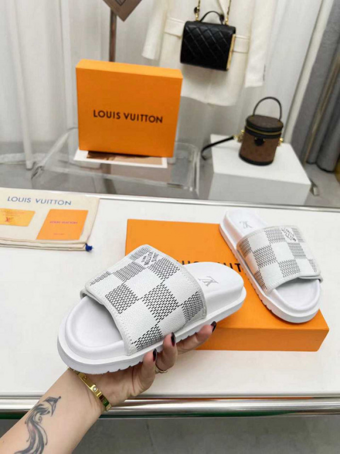 1*V SLIPPERS 11V0107-021