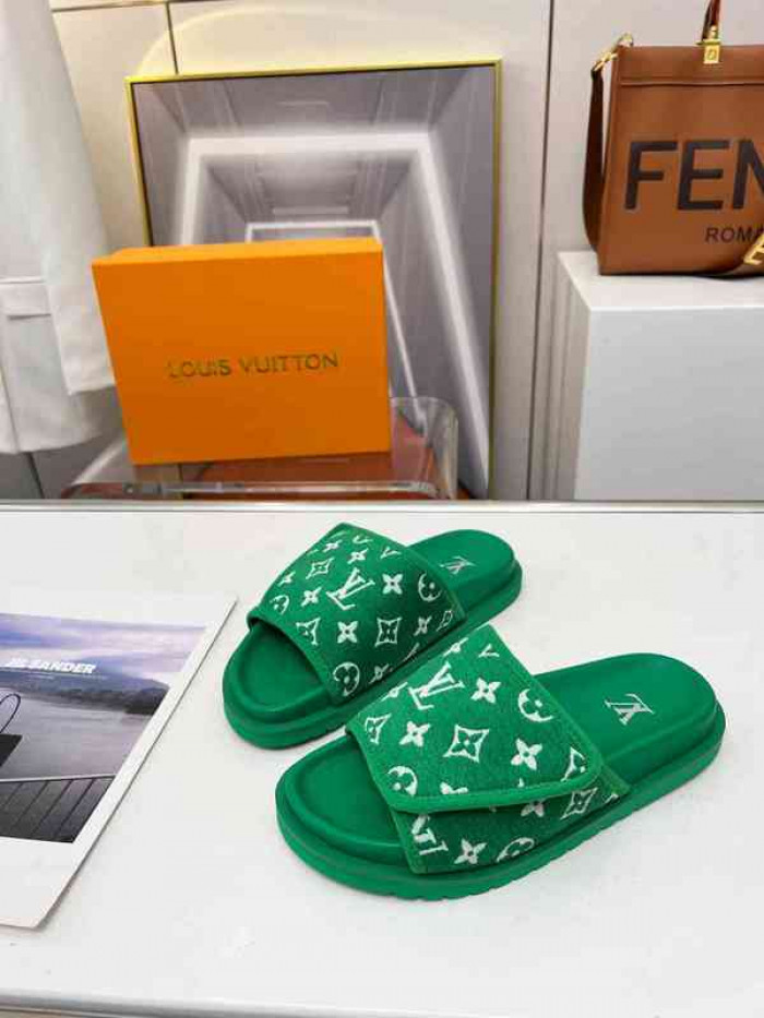 1*V SLIPPERS 11V0107-031