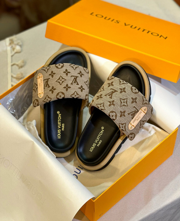 1*V SLIPPERS 11V0107-053