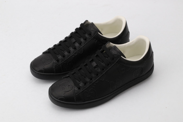 gucc ace embroidered low-top sneaker 431942a38g09065