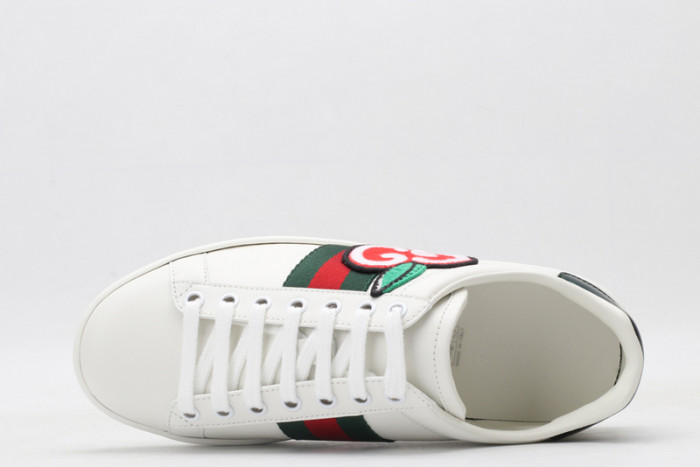 gucc ace embroidered low-top sneaker 611377d0pe09064
