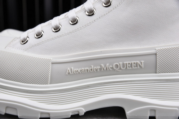 A1exa*der Mcqv*en SNEAKERS