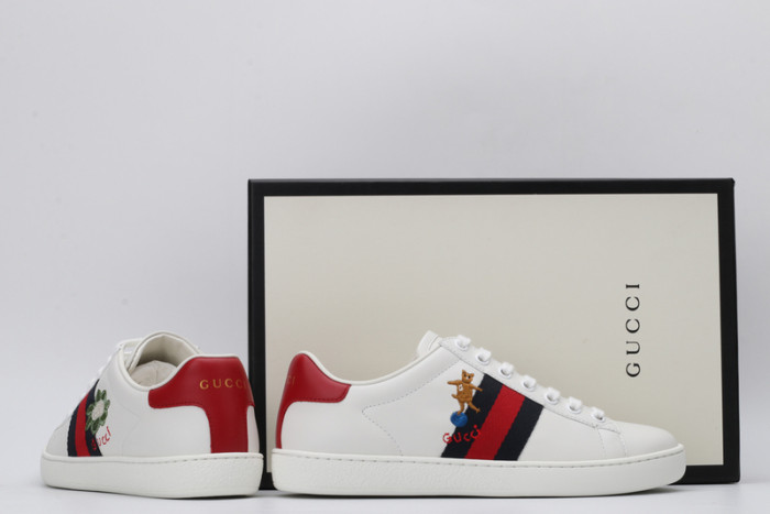 gucc ace embroidered low-top sneaker