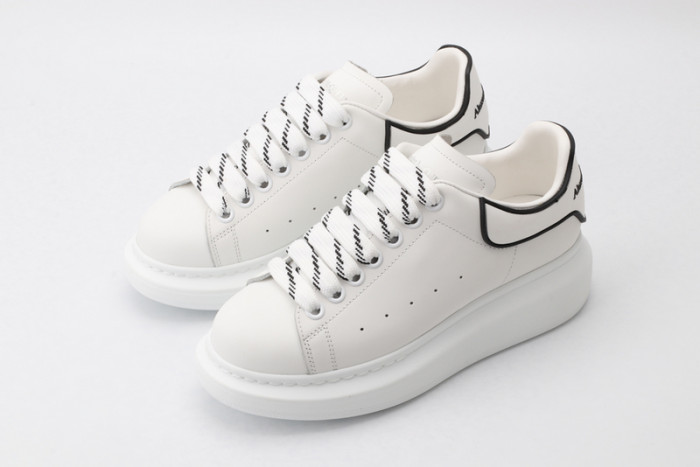 A1exa*der Mcqv*en SNEAKERS