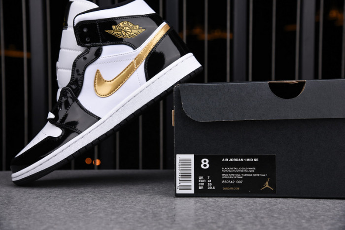 air jordan 1 mid patent 