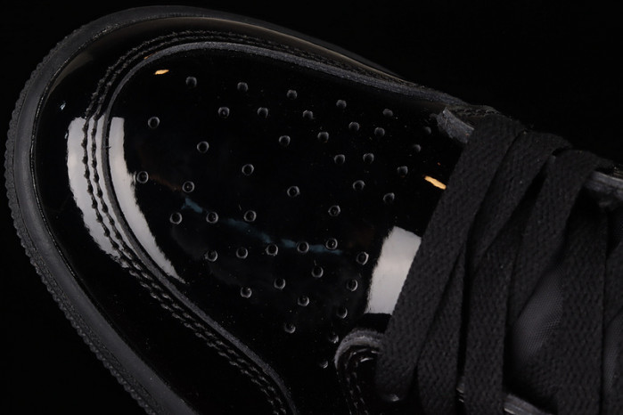 air jordan 1 retro high black metallic gold (2020) 555088-032