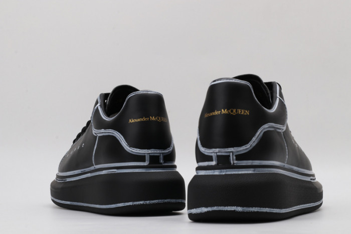 A1exa*der Mcqv*en SNEAKERS