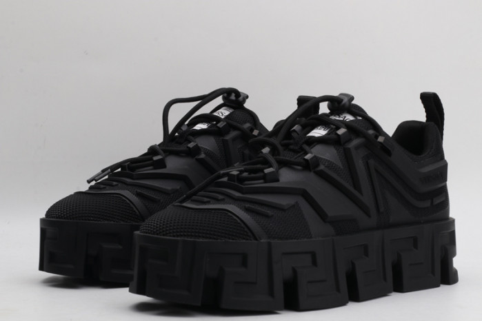 vers sneakers