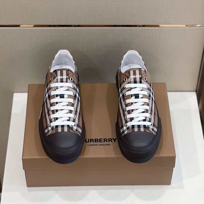 bby sneaker