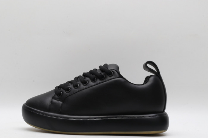 Bo*te*ga ve*ne*ta sneaker