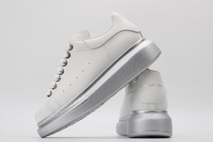 A1exa*der Mcqv*en SNEAKERS MC5563-072