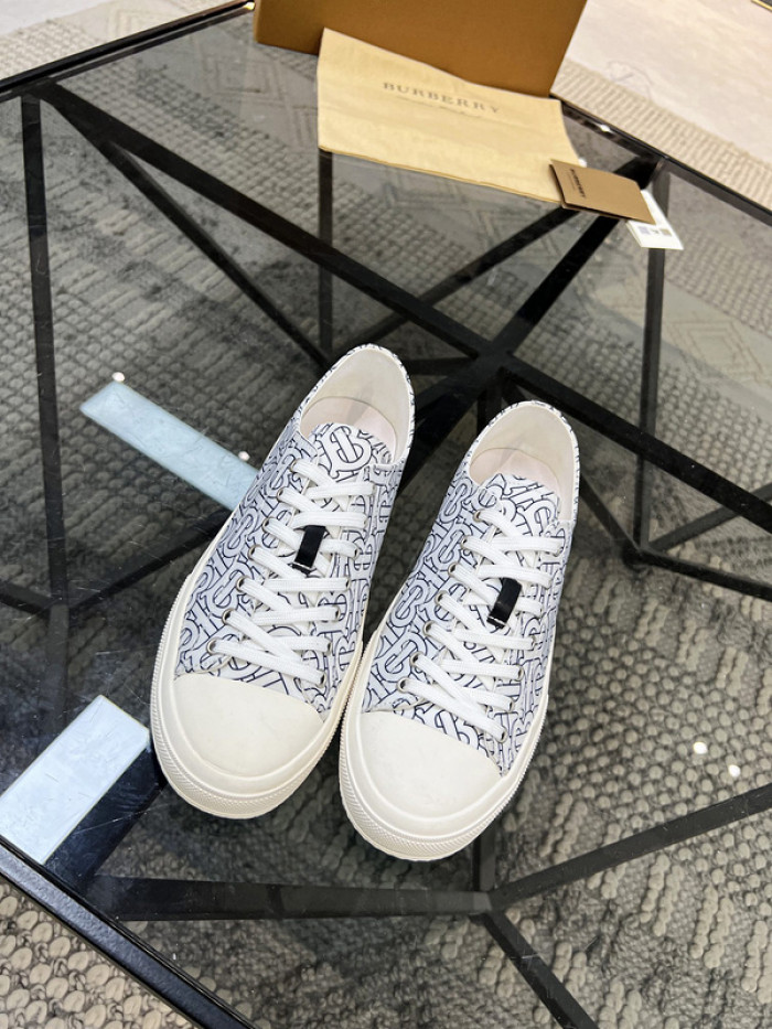 bby sneaker by0052