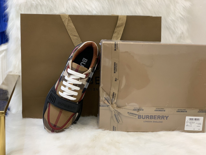 bby sneaker by0082