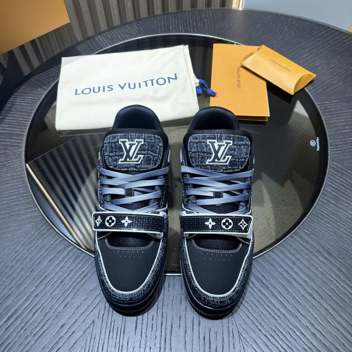 1V SNEAKERS 1V0425-139