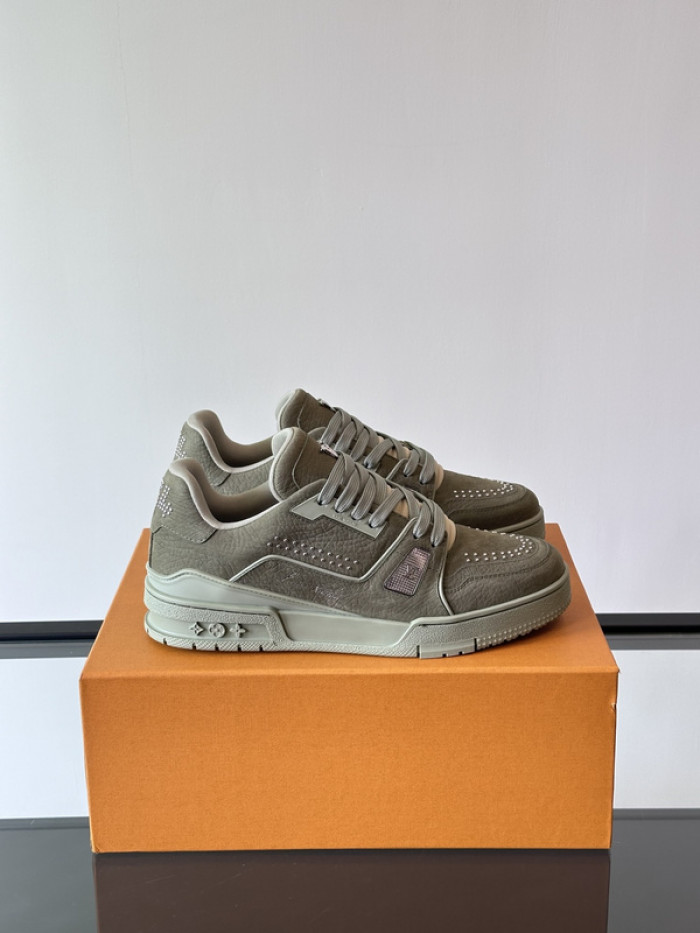 1V SNEAKERS 1V0425-210