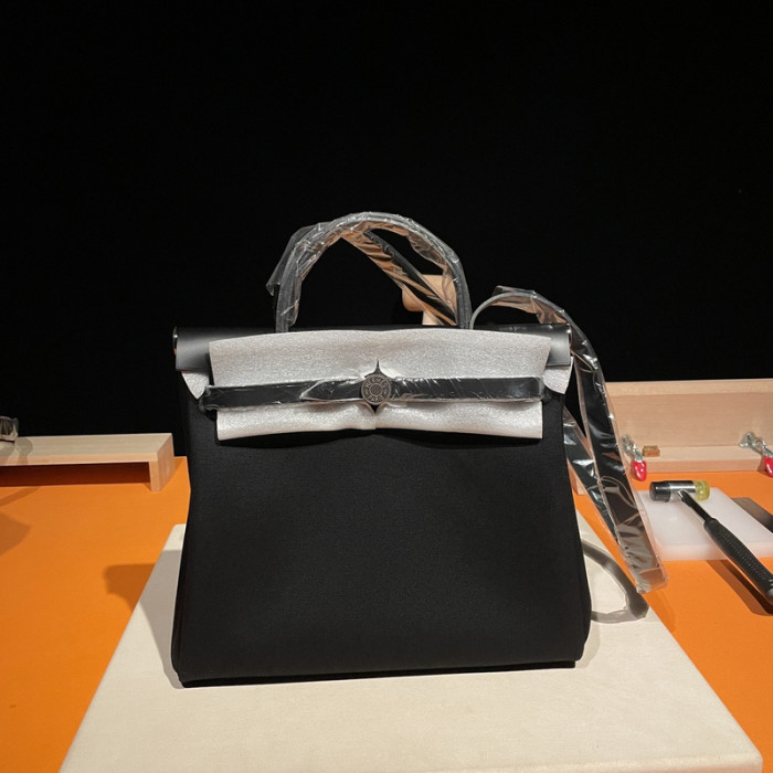 Her*mes bag B0113-198