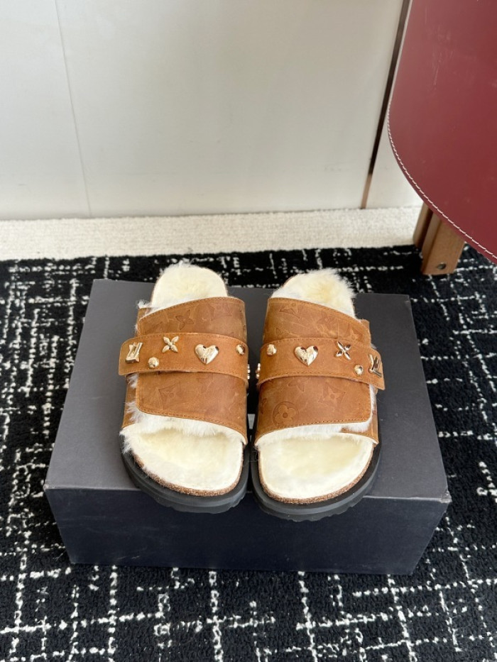 1*V SLIPPERS 11V0107-082