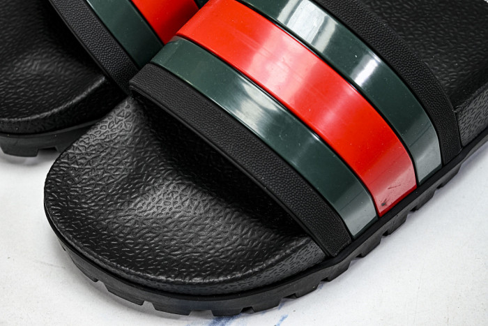 Gv*c SLIPPERS GU568-006