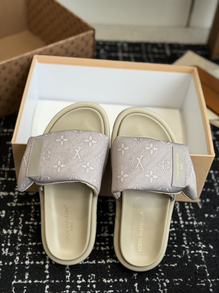 1*V SLIPPERS 11V0107-131