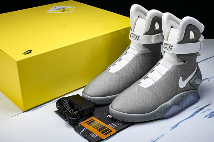Nike Mag 