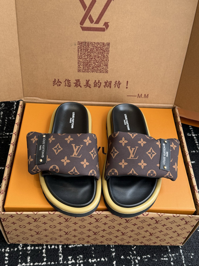 1*V SLIPPERS 11V0107-153