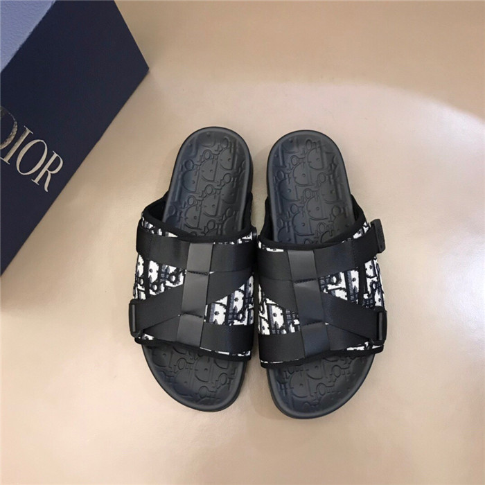 D*or slippers