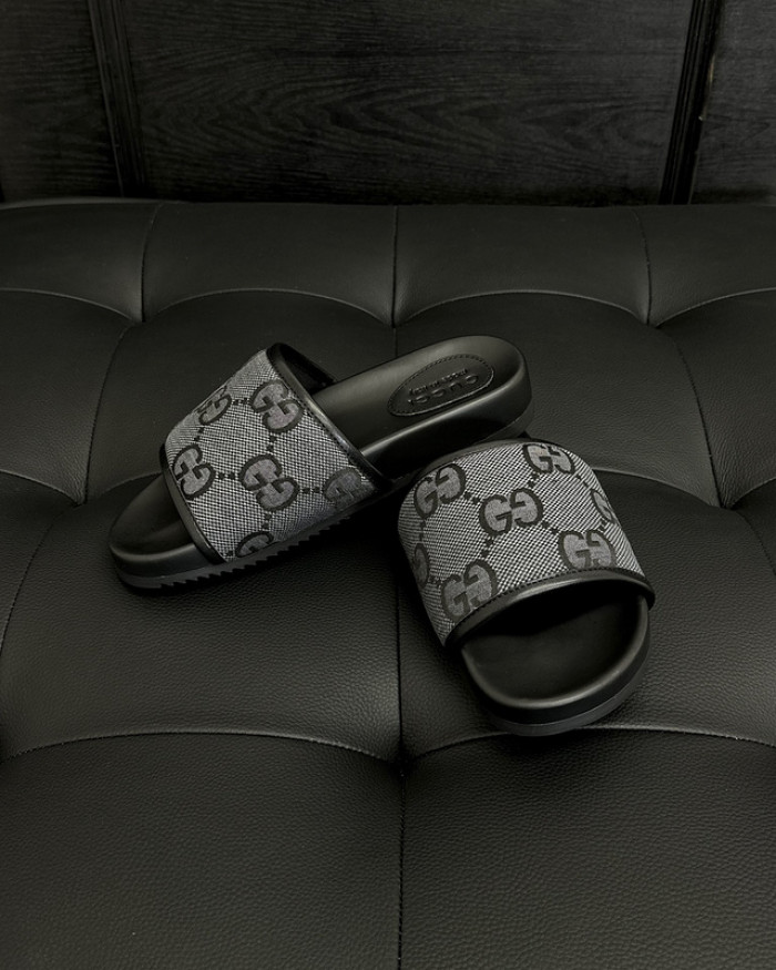 GUC* SLIPPERS DR258-071
