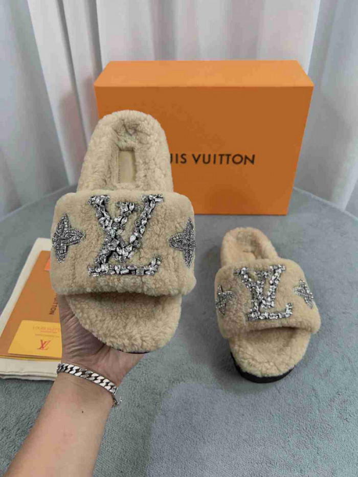 1*V SLIPPERS 11V0107-010
