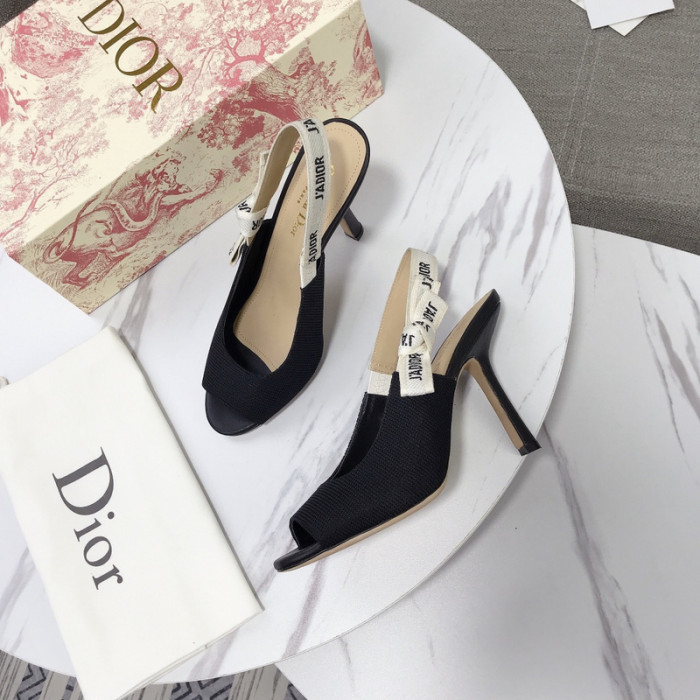 D10R HEELS D896-137