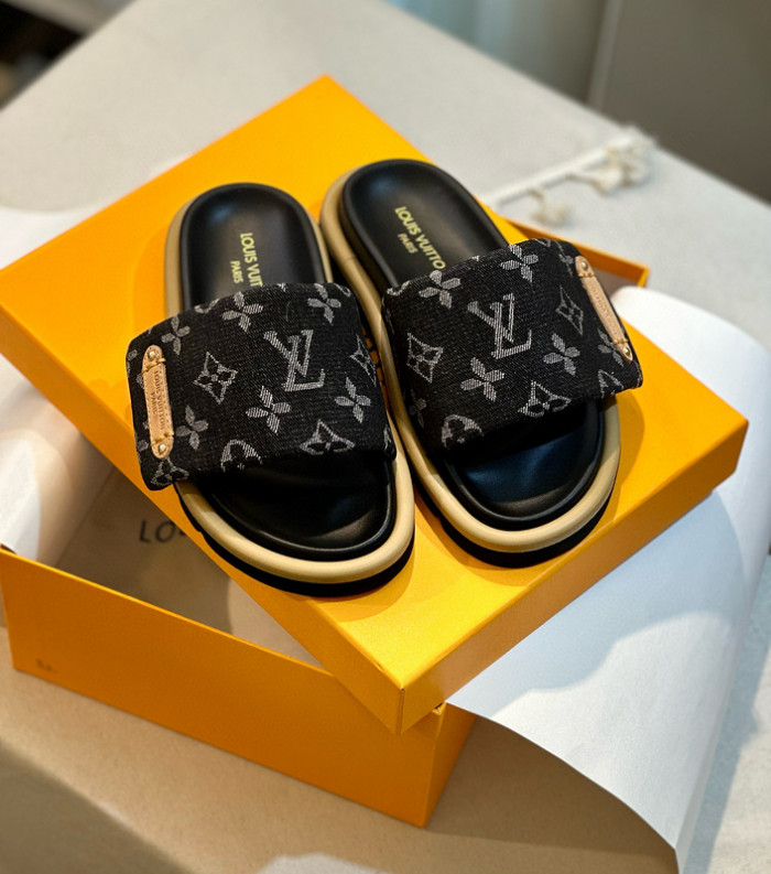 1*V SLIPPERS 11V0107-054