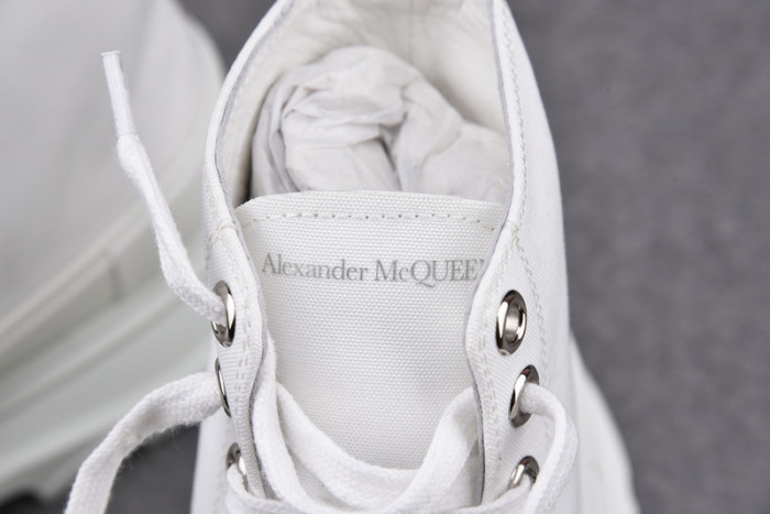 A1exa*der Mcqv*en SNEAKERS