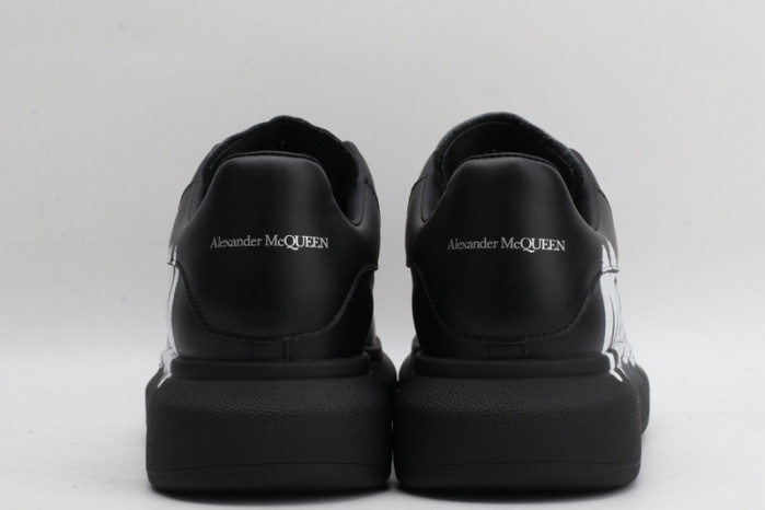 A1exa*der Mcqv*en SNEAKERS