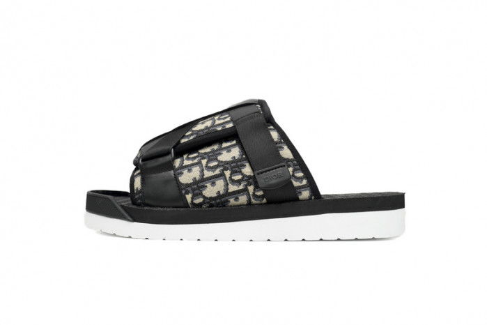 D*or slippers