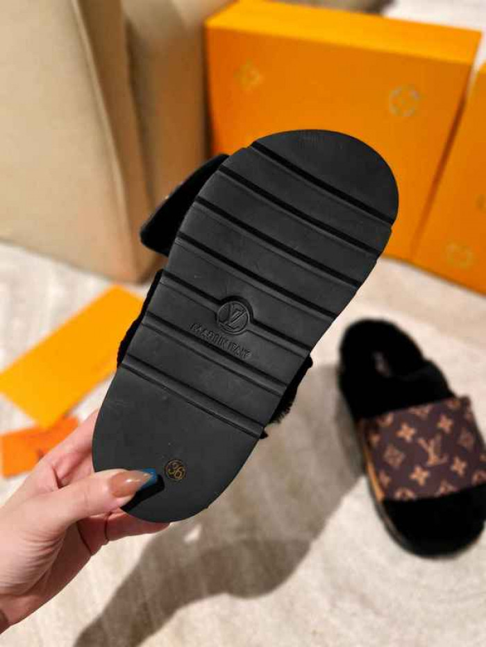 1*V SLIPPERS 11V0107-017